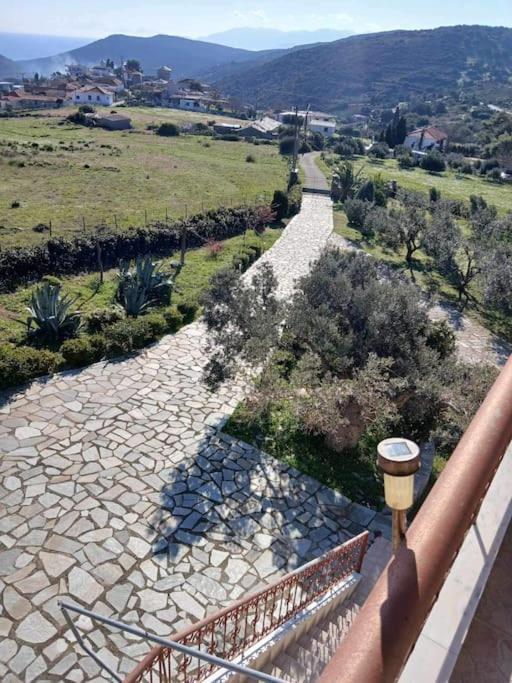 Вилла Παραθαλασσιο Σπιτι Στην Εξοχη Tsakei Экстерьер фото